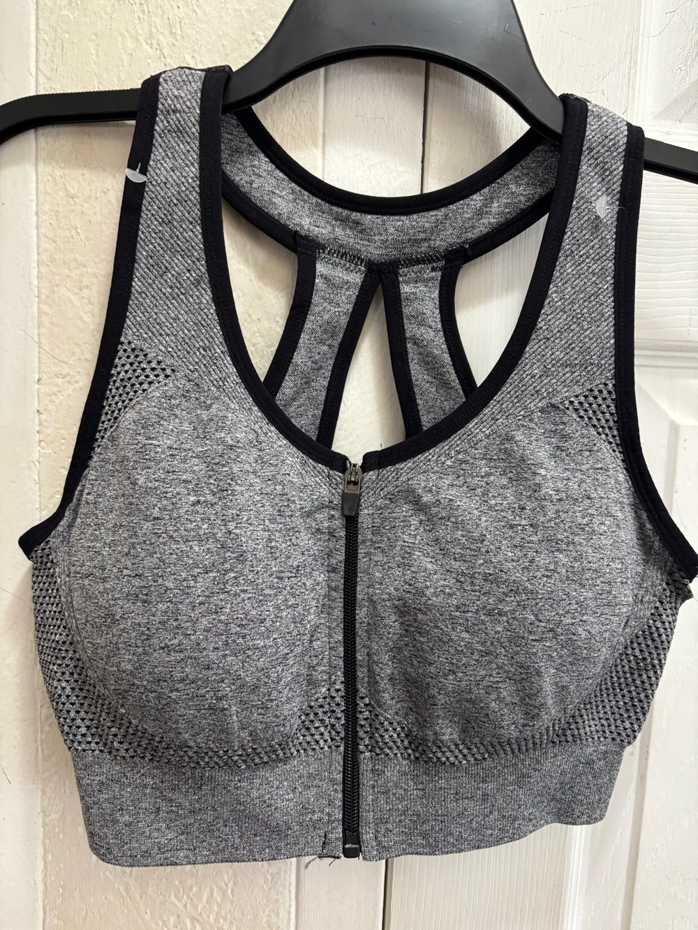 Vina Front-Zip Gray Sports Bra — Comfortable Support